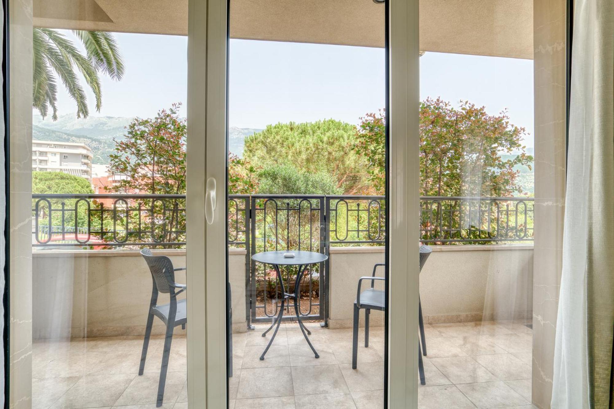 Ap Royal Oak - 2 Bedroom Apartment In Budva Exterior photo